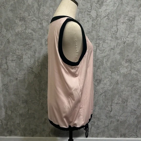 ***LIKE NEW**** Ivanka Trump Pink and Black Sleeveless Blouse - Picture 4 of 6